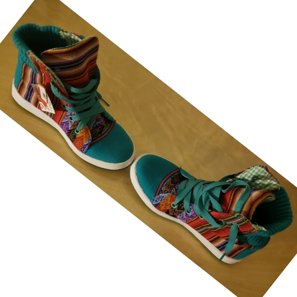 Youth Peruvian handmade sneakers - Picture 1 of 2